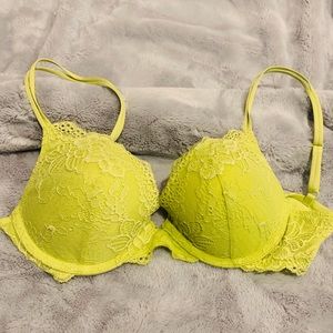 Sold- Victoria’s Secret Bra 32C